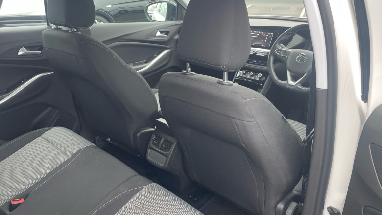 Vauxhall Grandland 1.2 Turbo SE 5dr Petrol Hatchback